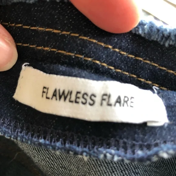 William Rast Flawless Flare Jeans Size 28 - Picture 8 of 9